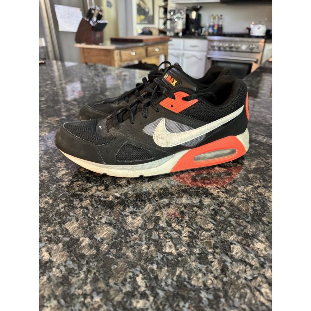 Nike Air Max IVO Sneakers Crimson Black Infrared Men's Size 11 580518-016 Shoes